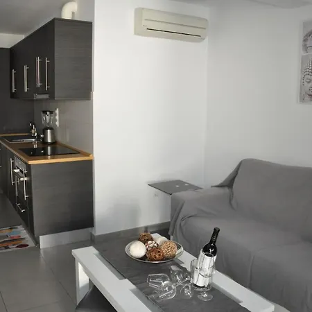 Apartment San Bartolome De Tirajana Sleeps 4 Pool