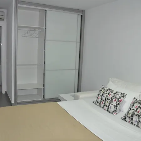 San Bartolome De Tirajana Sleeps 4 Pool Apartment Playa del Inglés