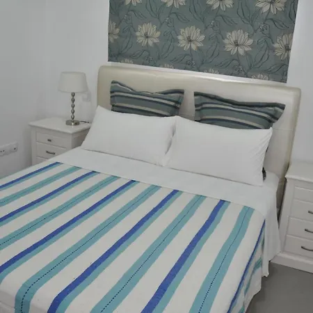 Apartment San Bartolome De Tirajana Sleeps 4 Pool